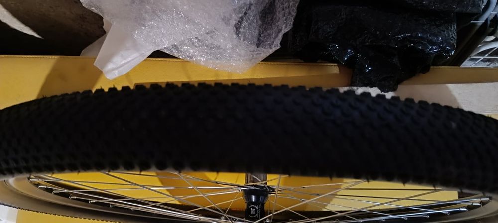 Koła rowerowe marki Alexrims wraz z oponami Schwalbe r 29c