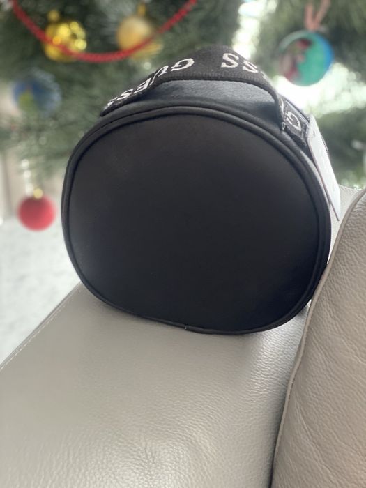 Косметичка GUESS оригінал нова