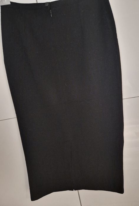Spódnica  czarna  ołówkowa 42 .
