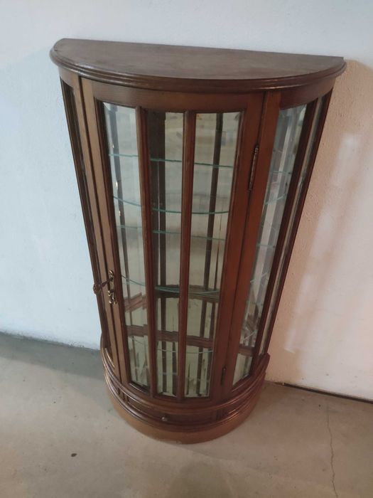 Vitrine / cristaleira curva 108x59x27 cm, em madeira, vidro e espelho