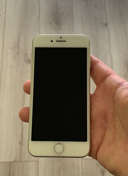 iPhone 7 128 GB Silver Neverlock в идеальном состоянии