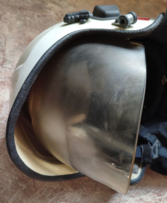 Каска пожарного Рacific helmets f7