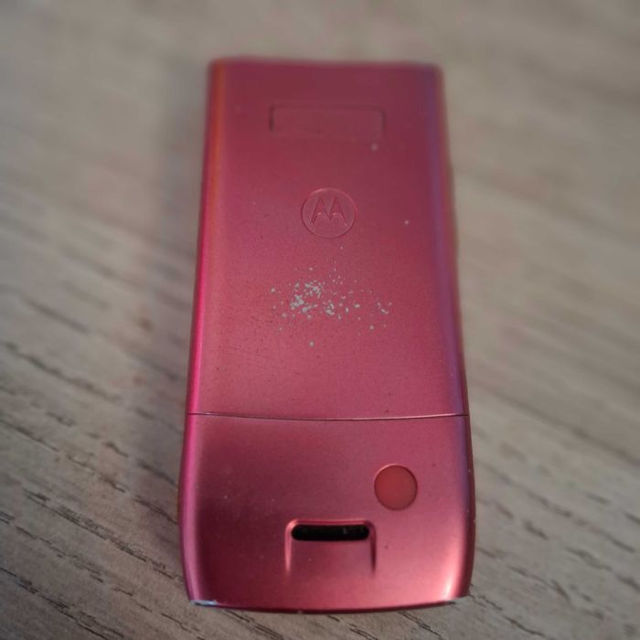 Stary telefon Motorola W375