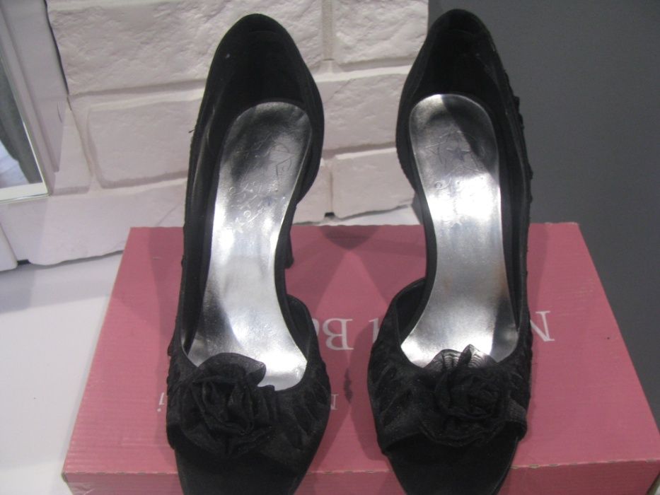 buty, szpilki satynowe nr 38