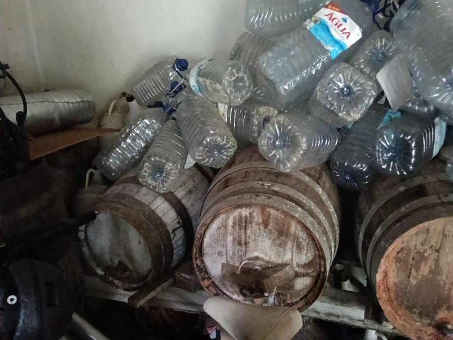 12 barris de madeira de vinho