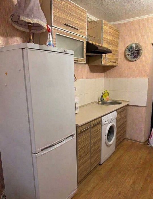 Продам гостинку. Харків (Харьков). Тихий район. Дешево.