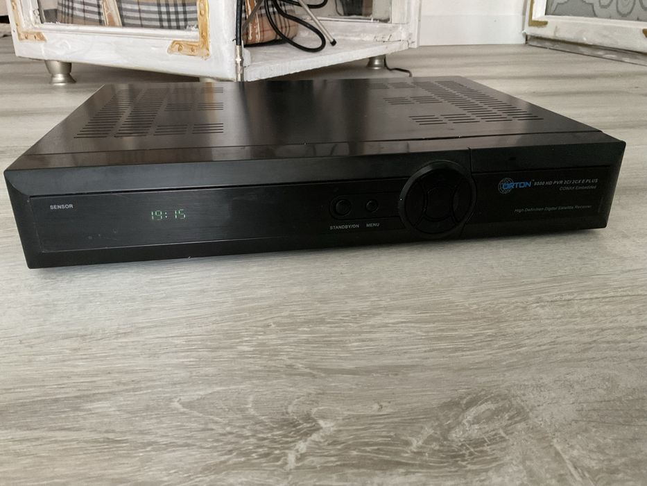 Спутниковий ресивер ORNTON