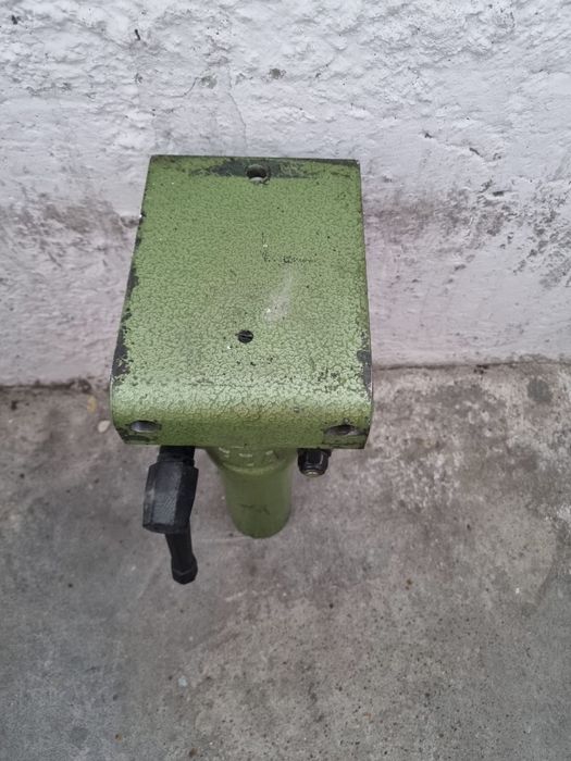 Podnośnik do precyzyjnego imadła