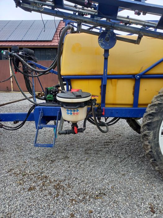 Opryskiwacz Caruelle 2500l