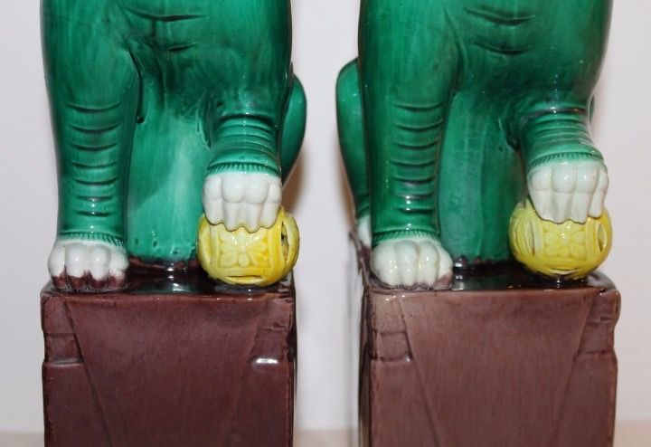 Dois caes de Foo enormes ( 38 cm) porcelana chinesa. Marcados e numerados