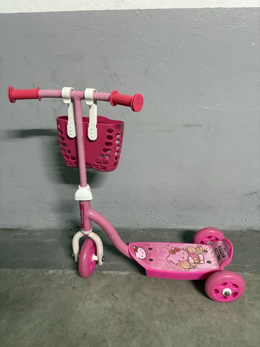 Trotinete criança com cesto Hello Kitty