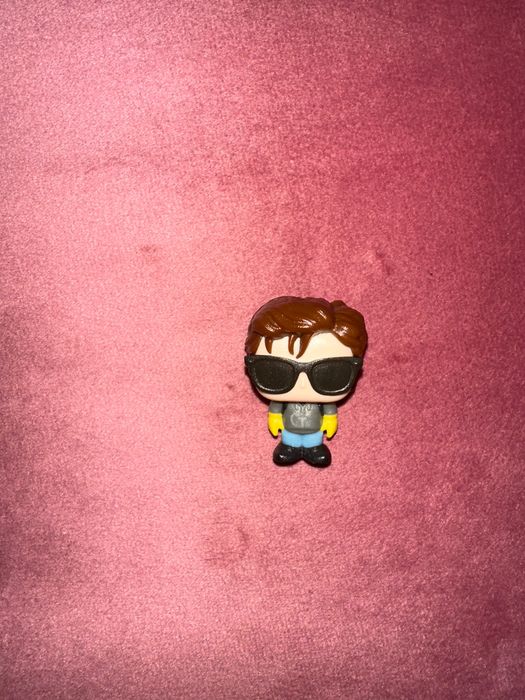 Boneco funko pop stranger things kinder ovo