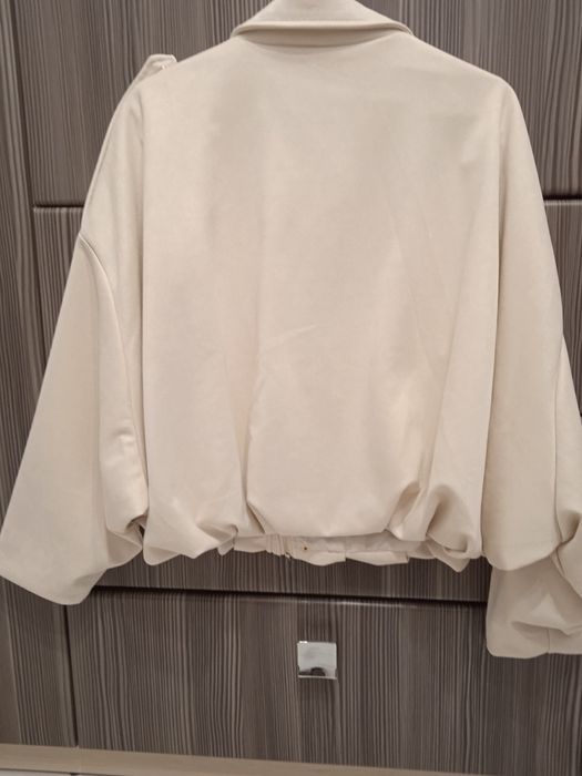 Об'ємна куртка-бомпер