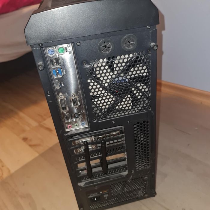 Komputer stacjonarny | Intel Core i5-4460 | karta graficzna AMD r9 380