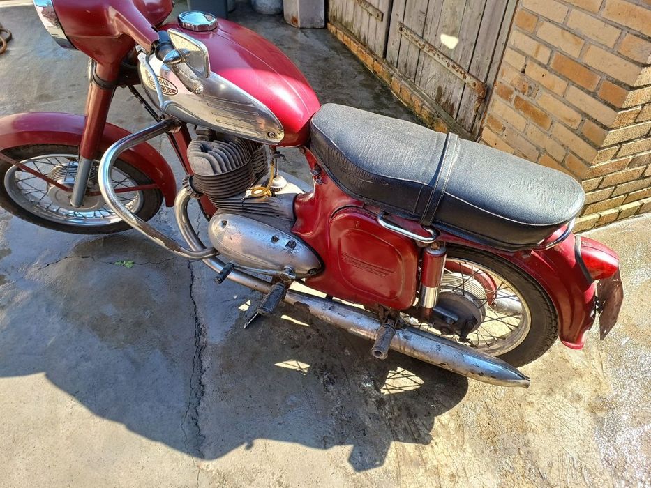 Ява 360  старушка