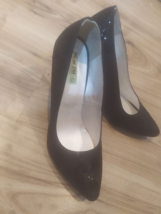 Buty czarne szpilki 40