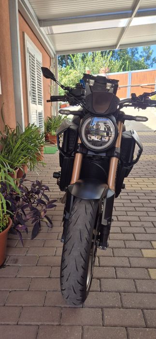 Honda CB650R (2022) - 35 kW / A2 (Black & Extras)
