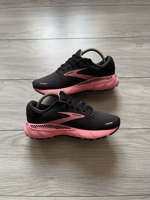 жіночі кросівки Brooks Adrenaline GTS 22