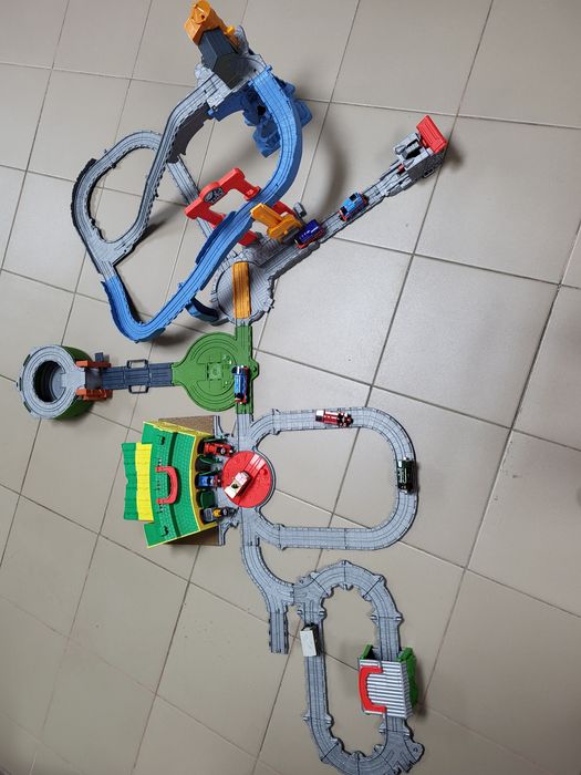 Дорога Thomas  із потягом