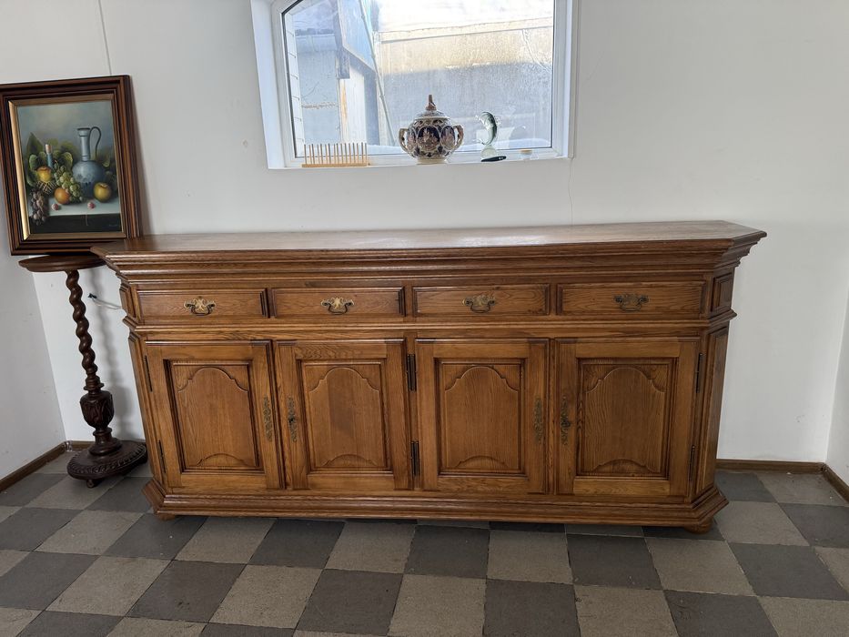 дубовий масивний комод