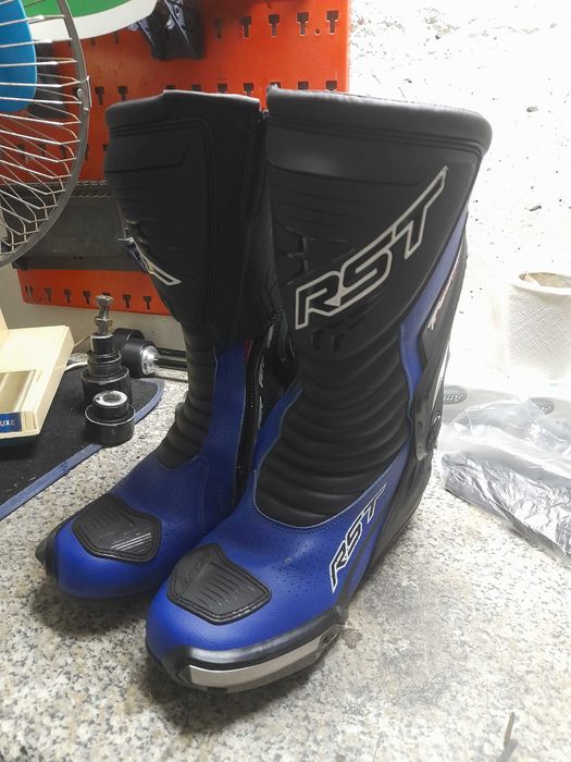 Equipamento track days usado 2 vezes.