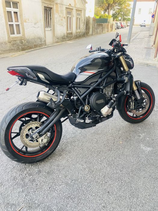 Vendo ou troco benelli 752 S