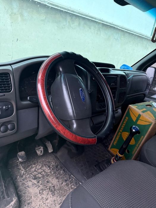 вантажні автобус