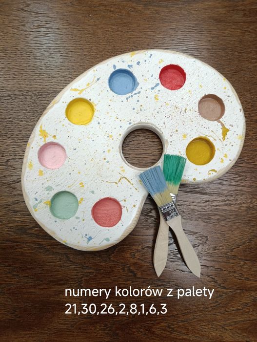 Drewniana paleta z farbami -  rekwizyt foto