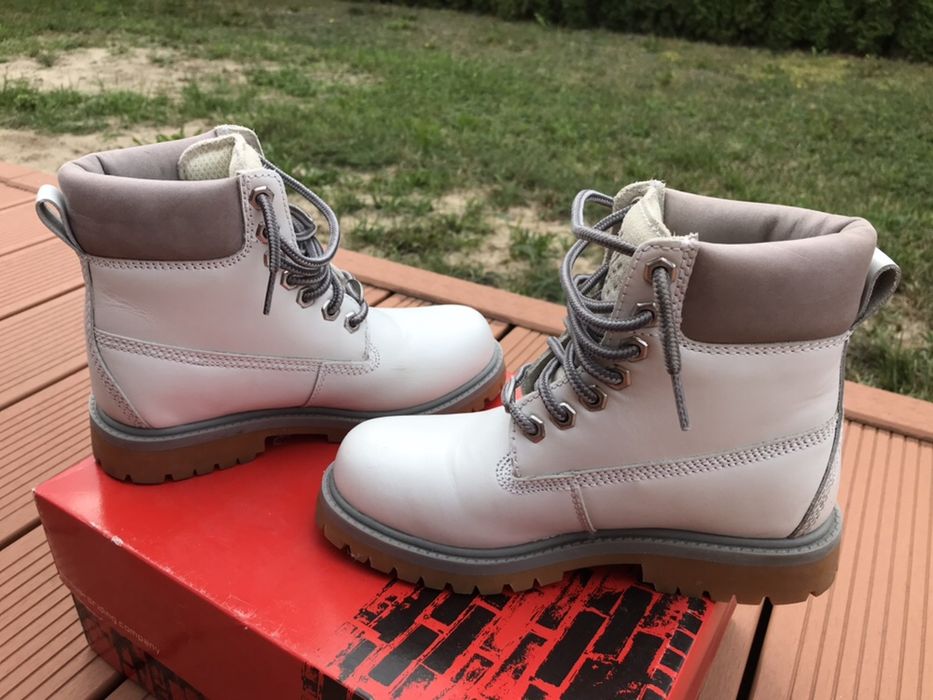 Buty traperki białe skórzane 36 Croop