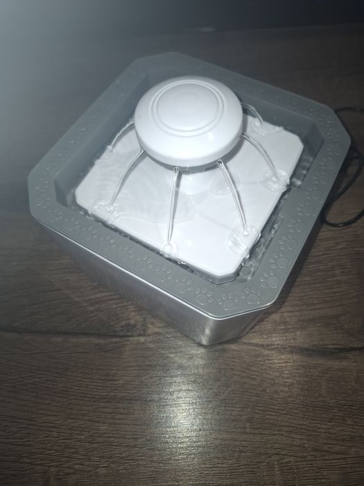 Поилка для животных Pet Water FOUNTAIN Автоматическая поилка - фонтан