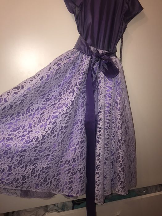 Платье 7 лет  - 8 лет рост 128 фиолетовое кружево нарядное на праздник