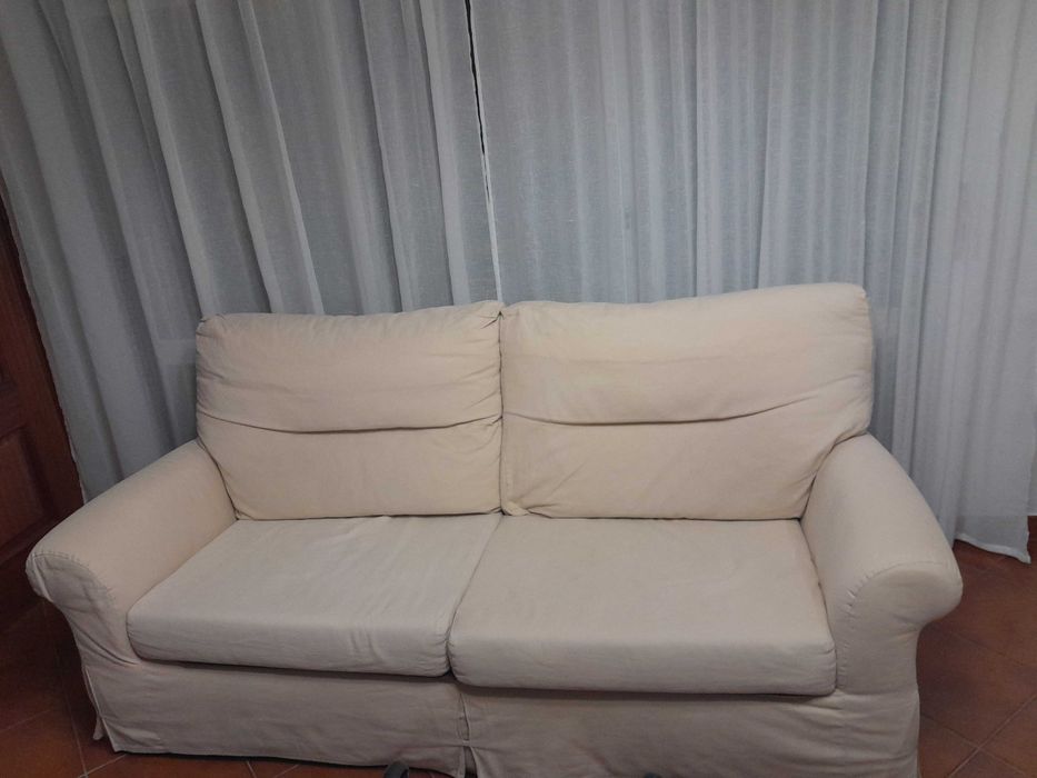 Sofa 3 lugares em Tecido Beje