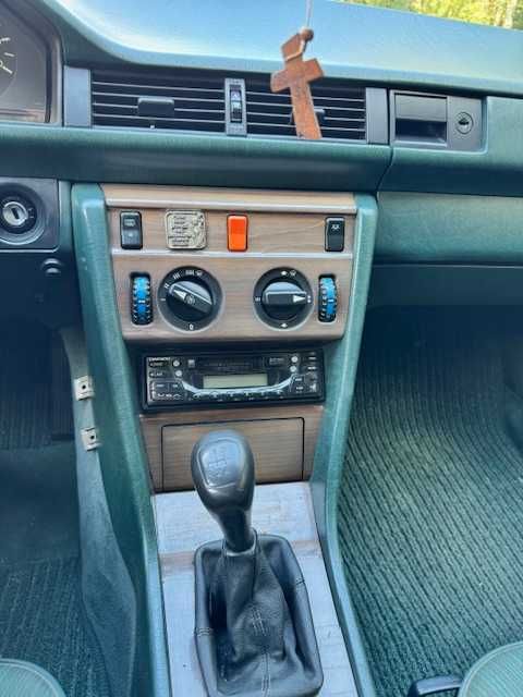 Mercedes 124 300D