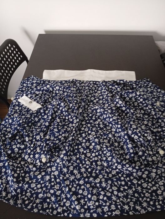 Camisas elegantes de senhora.