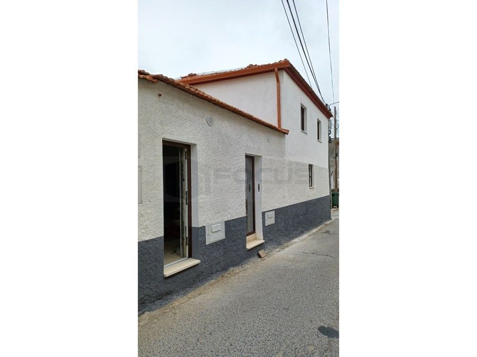 Moradia com 2 apartamentos para venda em Águeda