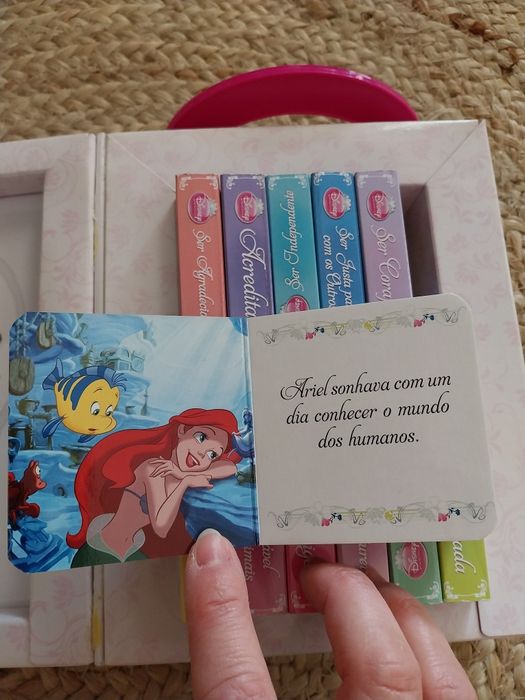 Caixa de 12 livros Disney Princesas . Eu posso ser uma princesa