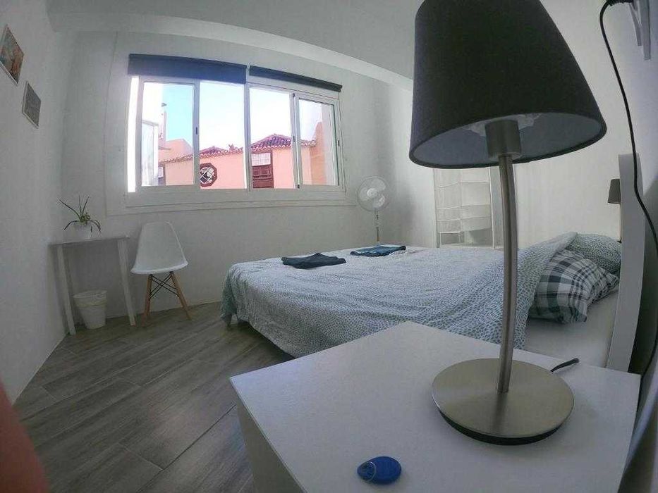 Quartos de casal. Metro Saldanha.Centro Lisboa. Pede CAUÇÃO.