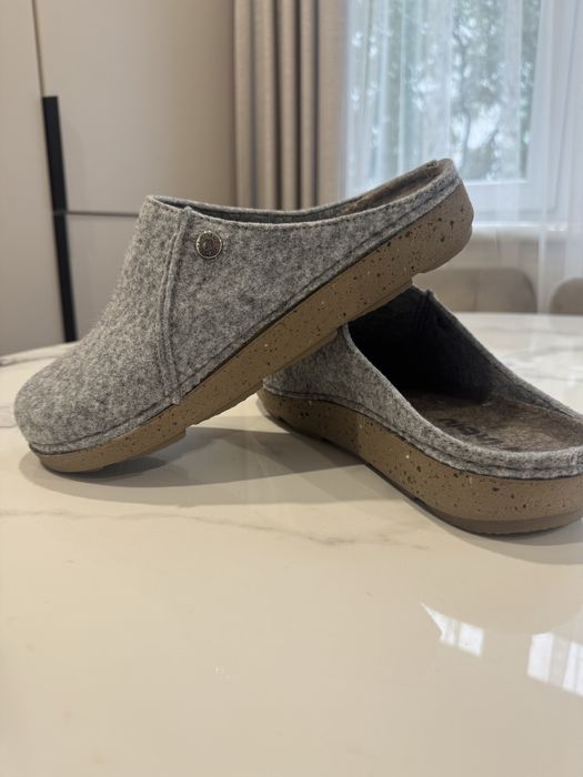 Домашні тапки фірми Інблу з войлока.