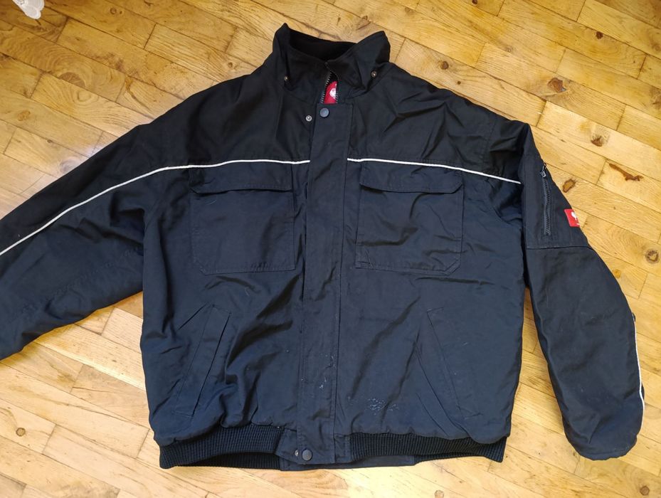 Продаються робочі куртки.