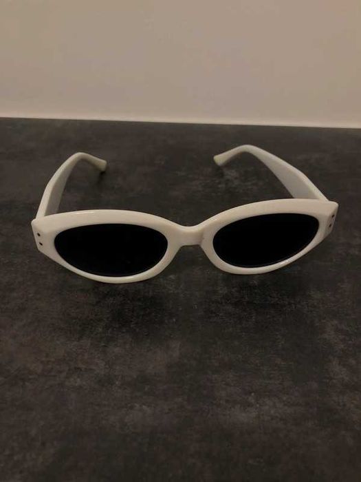 Białe okulary damskie przeciwsłoneczne