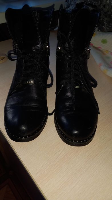 Женские кожаные полу сппожки.