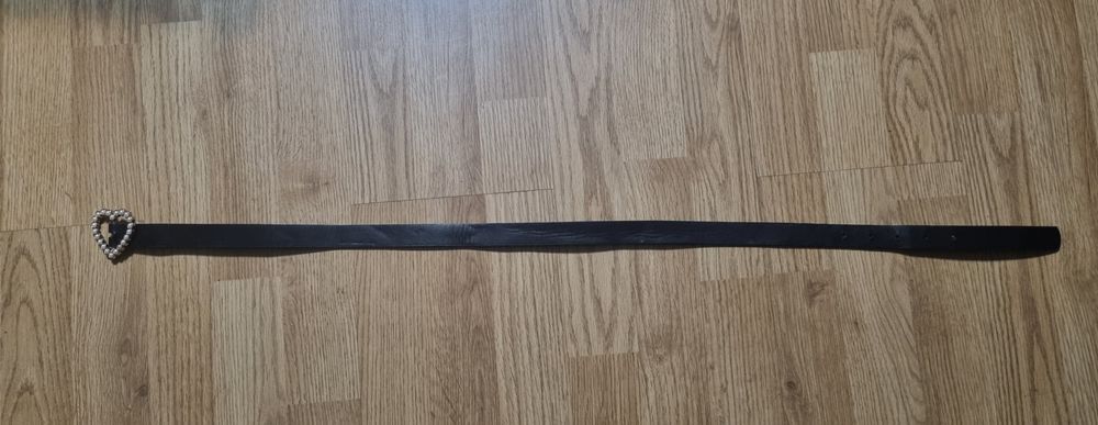 Pasek damski 90 cm czarny perły serduszko