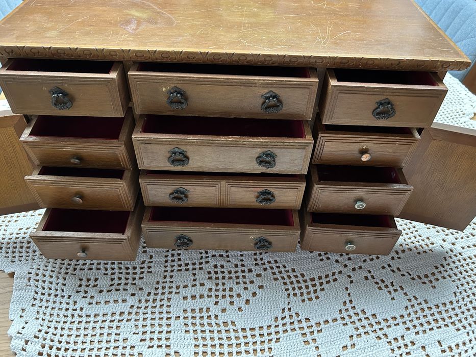 Movel pequeno antigo