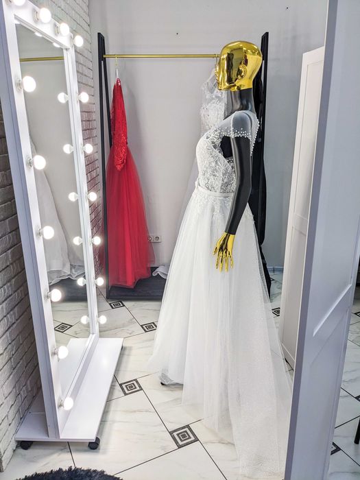 Плаття весільне з жемчугом