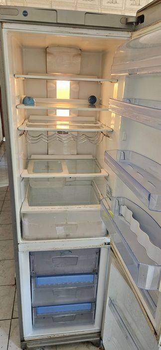 Frigorífico combinado Indesit