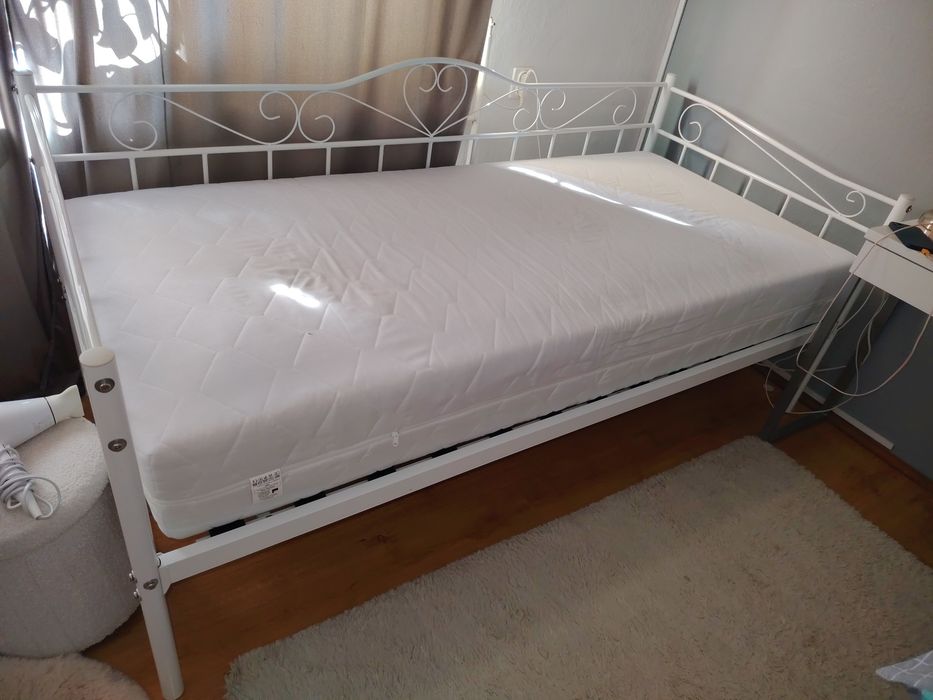 Łóżko 90 z materacem jak nowe