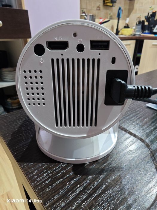 Projektor ultra HD Wi-Fi BT