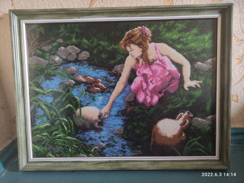 Продам картину, вышитая бисером.