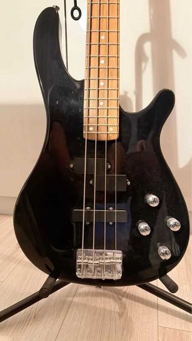 Gitara basowa Vision