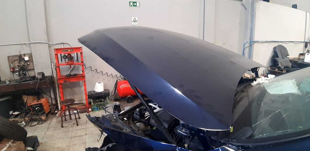 Vendo peças mercedes W213 sinistrado